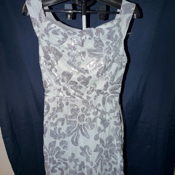 ✨ Silver Sequin Evening Gown – Size 12 – Formal / Prom / Gala Dress ✨ - Picture 2 of 10